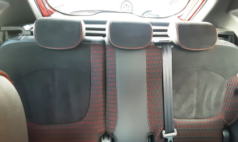 Photo 50 de l'offre de RENAULT CAPTUR dCi 90 RED EDITION à 15290€ chez Centrale Auto Marché Mussidan