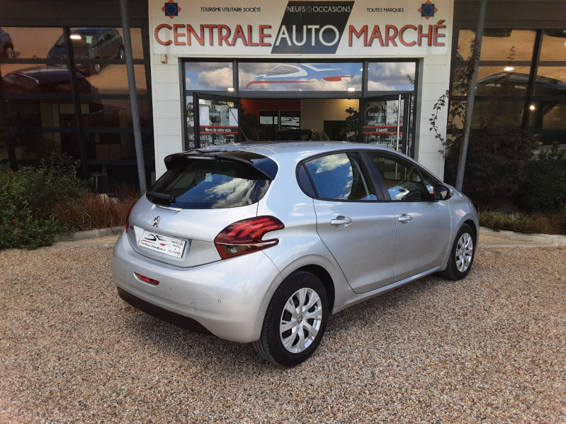 Photo 4 de l'offre de PEUGEOT 208 1.6 BlueHDi 100ch SetS BVM5 Active Business à 10990€ chez Centrale Auto Marché Mussidan