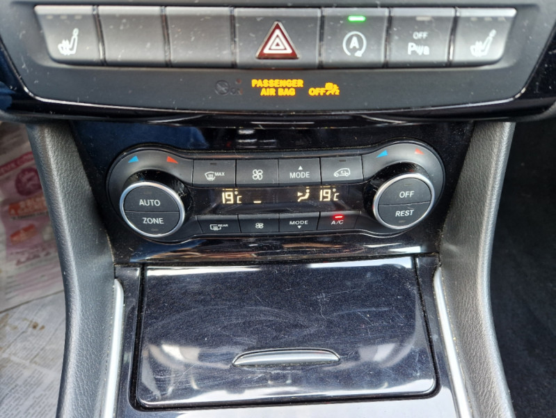 Photo 38 de l'offre de INFINITI Q30 1.5d 109 Premium à 13490€ chez Centrale Auto Marché Mussidan