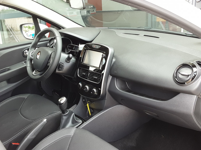 Photo 19 de l'offre de RENAULT CLIO IV dCi 75 Business à 12290€ chez Centrale Auto Marché Mussidan