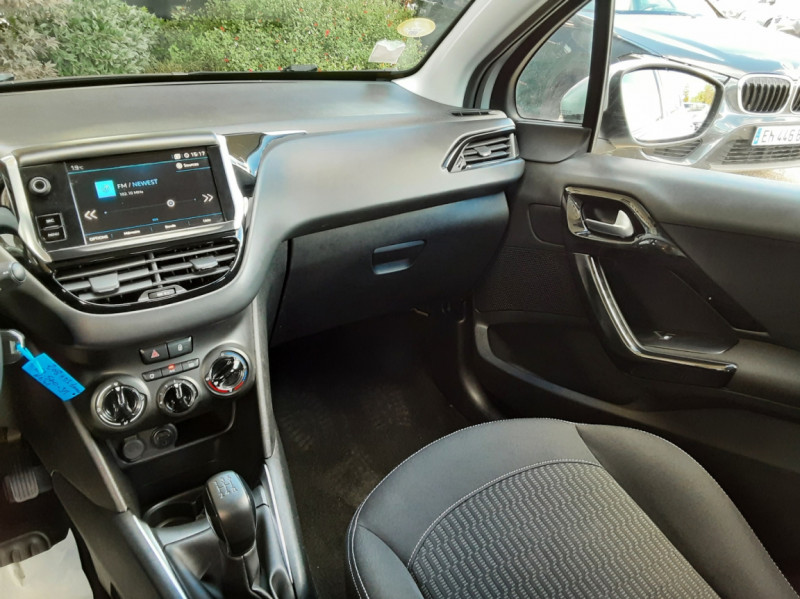 Photo 45 de l'offre de PEUGEOT 208 1.6 BlueHDi 100ch SetS BVM5 Active Business à 10990€ chez Centrale Auto Marché Mussidan