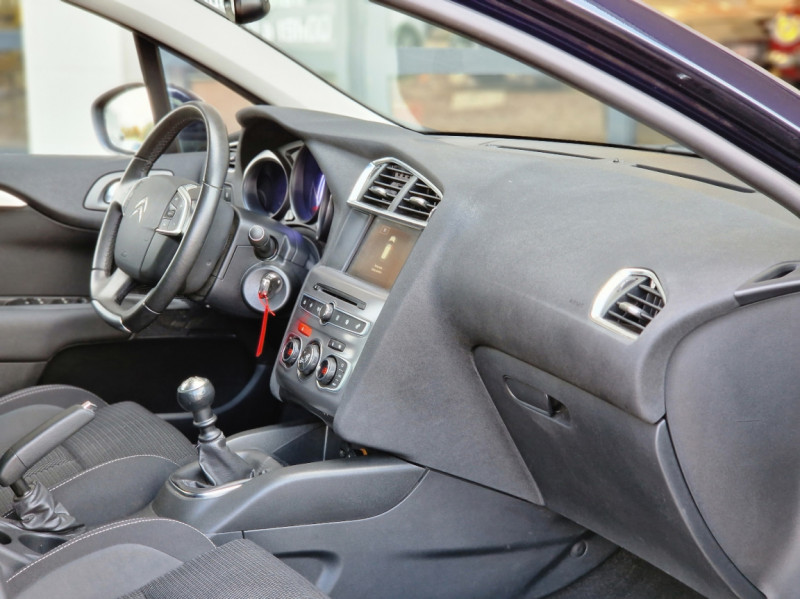 Photo 25 de l'offre de CITROEN C4  BlueHDi 120 SetS BVM6 Millenium à 12990€ chez Centrale Auto Marché Mussidan