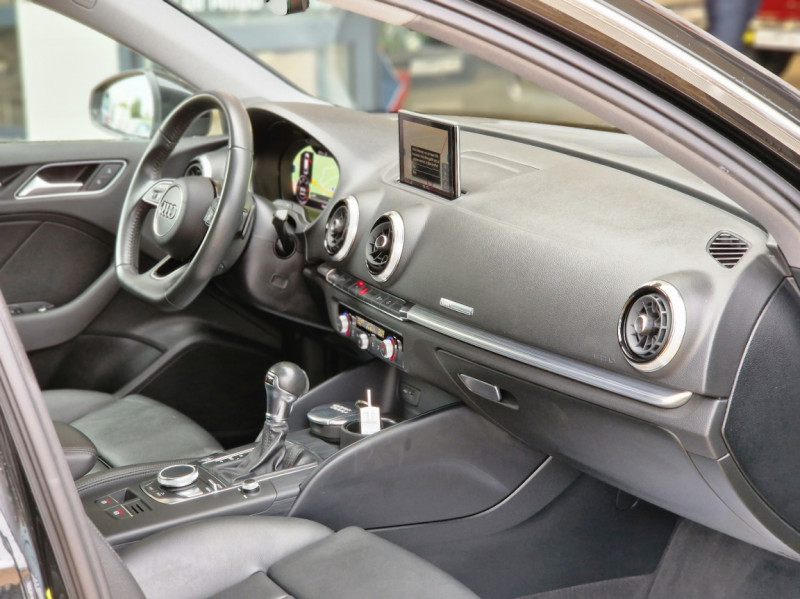 Photo 31 de l'offre de AUDI A3 SPORTBACK 2.0 TDI 150 S tronic 7  à 27990€ chez Centrale Auto Marché Mussidan