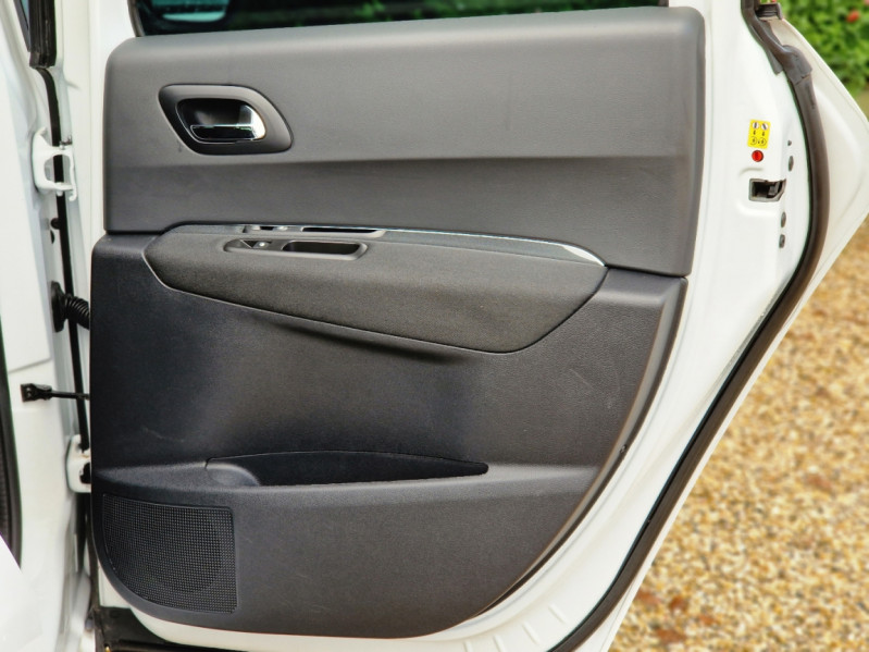 Photo 24 de l'offre de PEUGEOT 3008  1.6 BlueHDi 120ch SetS EAT6 Business Pack à 12490€ chez Centrale Auto Marché Mussidan