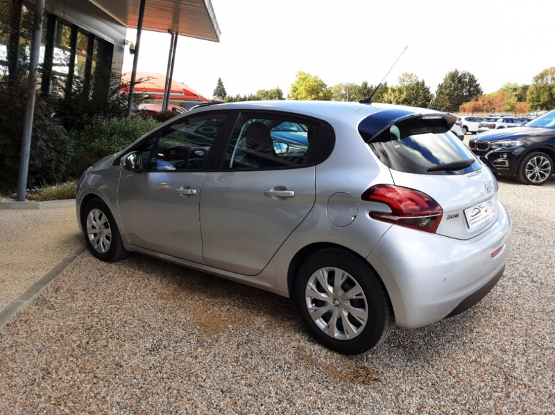 Photo 13 de l'offre de PEUGEOT 208 1.6 BlueHDi 100ch SetS BVM5 Active Business à 10990€ chez Centrale Auto Marché Mussidan