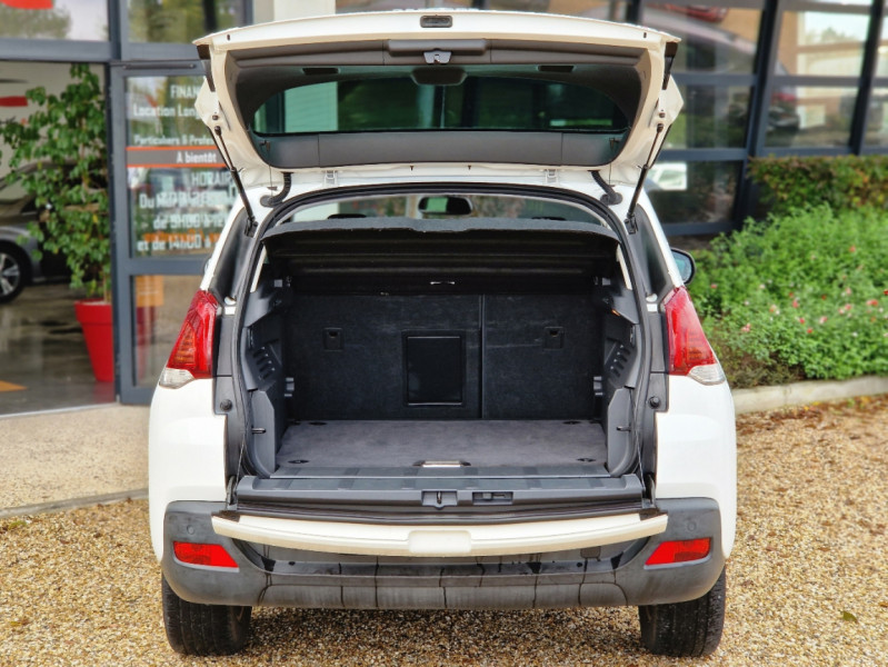 Photo 13 de l'offre de PEUGEOT 3008  1.6 BlueHDi 120ch SetS EAT6 Business Pack à 12490€ chez Centrale Auto Marché Mussidan