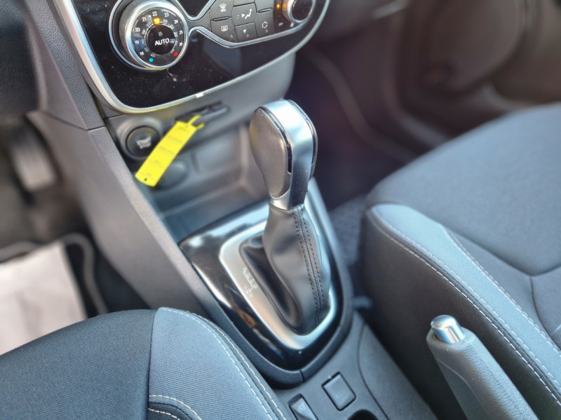 Photo 48 de l'offre de RENAULT CLIO IV TCe 120 Limited EDC à 13990€ chez Centrale Auto Marché Mussidan