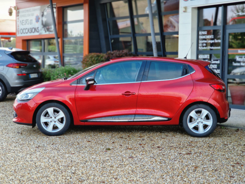 Photo 17 de l'offre de RENAULT CLIO IV TCe 120 Limited EDC à 13990€ chez Centrale Auto Marché Mussidan