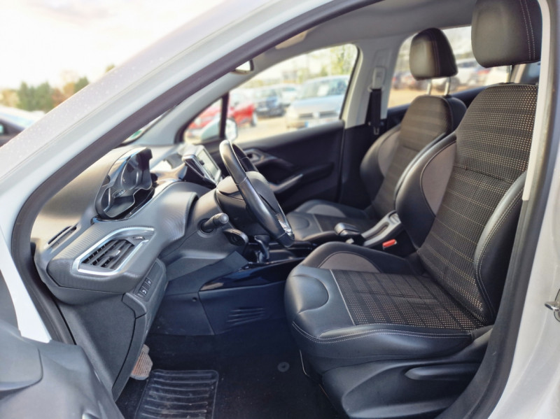 Photo 12 de l'offre de PEUGEOT 2008 BlueHDi 120ch SetS EAT6 Allure Business à 16900€ chez Centrale Auto Marché Mussidan