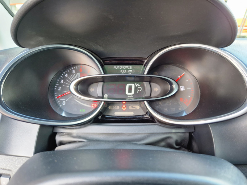 Photo 21 de l'offre de RENAULT CLIO IV TCe 120 Limited EDC à 13990€ chez Centrale Auto Marché Mussidan