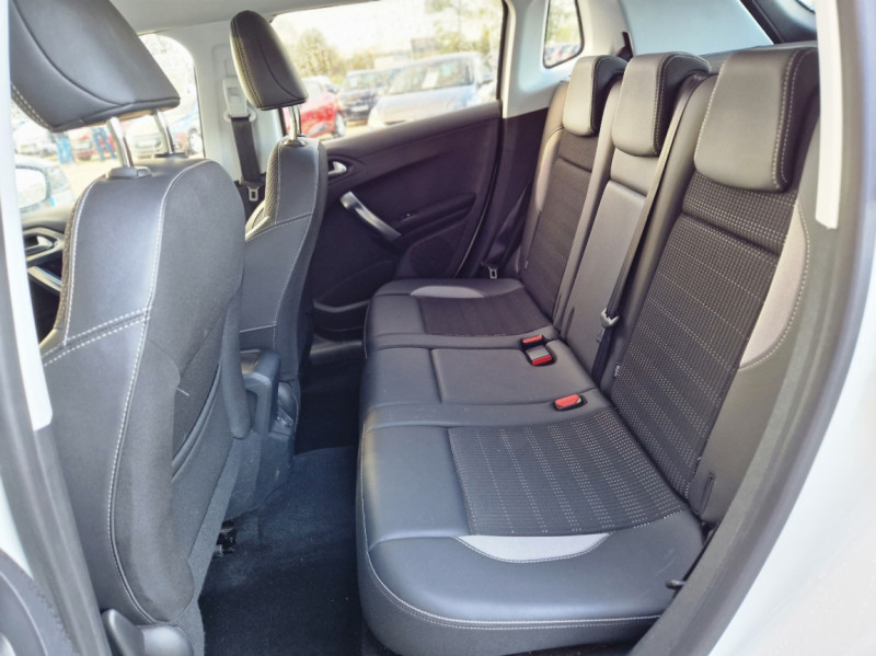 Photo 20 de l'offre de PEUGEOT 2008 BlueHDi 120ch SetS EAT6 Allure Business à 16900€ chez Centrale Auto Marché Mussidan