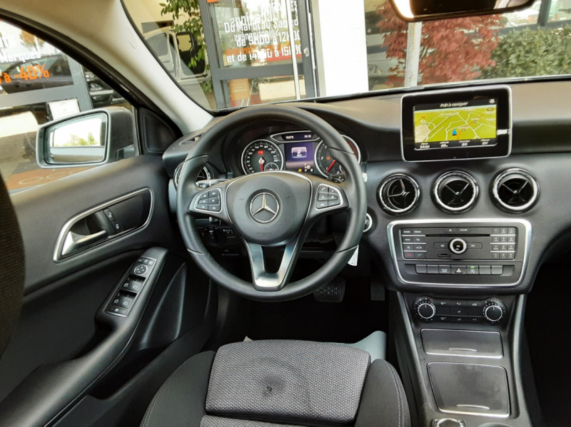 Photo 40 de l'offre de MERCEDES-BENZ CLASSE A 180 CDI BlueEFFICIENCY Intuition 7-G DCT  à 15990€ chez Centrale Auto Marché Mussidan