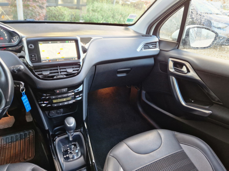 Photo 42 de l'offre de PEUGEOT 2008 BlueHDi 120ch SetS EAT6 Allure Business à 16900€ chez Centrale Auto Marché Mussidan