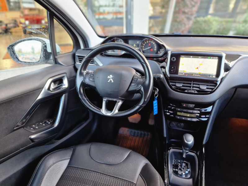 Photo 40 de l'offre de PEUGEOT 2008 BlueHDi 120ch SetS EAT6 Allure Business à 16900€ chez Centrale Auto Marché Mussidan