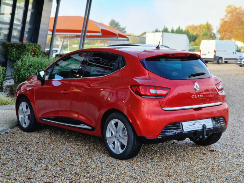 Photo 36 de l'offre de RENAULT CLIO IV TCe 120 Limited EDC à 13990€ chez Centrale Auto Marché Mussidan