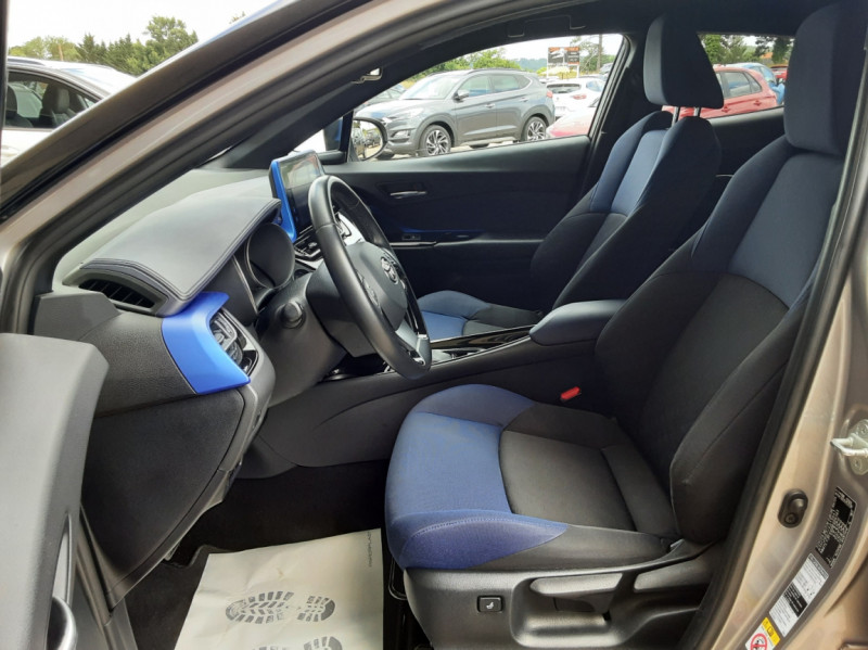 Photo 37 de l'offre de TOYOTA C HR Pro 116ch Turbo CVT 4WD Graphic à 18490€ chez Centrale Auto Marché Mussidan