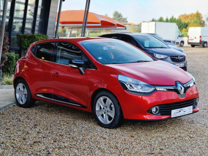 Photo 47 de l'offre de RENAULT CLIO IV TCe 120 Limited EDC à 13990€ chez Centrale Auto Marché Mussidan