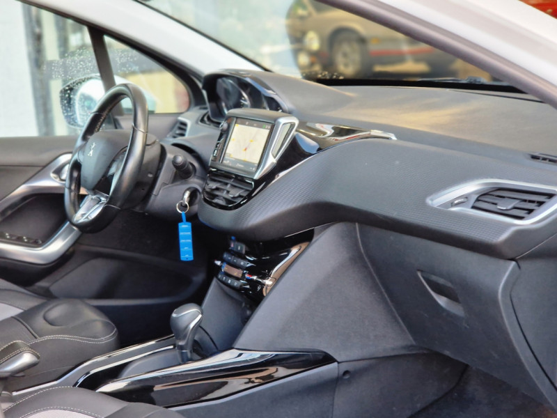 Photo 47 de l'offre de PEUGEOT 2008 BlueHDi 120ch SetS EAT6 Allure Business à 16900€ chez Centrale Auto Marché Mussidan