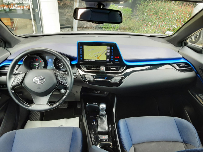 Photo 19 de l'offre de TOYOTA C HR Pro 116ch Turbo CVT 4WD Graphic à 18490€ chez Centrale Auto Marché Mussidan