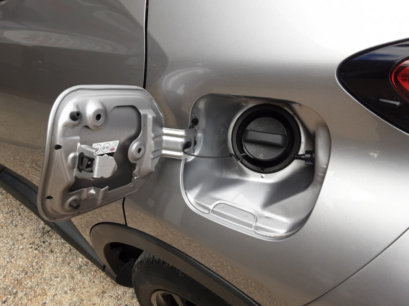 Photo 13 de l'offre de TOYOTA C HR Pro 116ch Turbo CVT 4WD Graphic à 18490€ chez Centrale Auto Marché Mussidan