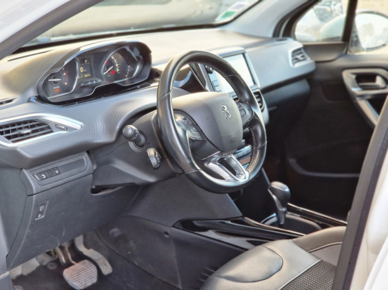 Photo 39 de l'offre de PEUGEOT 2008 BlueHDi 120ch SetS EAT6 Allure Business à 16900€ chez Centrale Auto Marché Mussidan