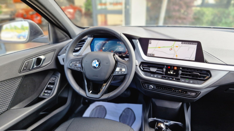 Photo 24 de l'offre de BMW SERIE 1 116d DKG7 Business Design à 26490€ chez Centrale Auto Marché Mussidan