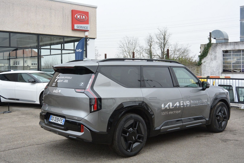 Photo 2 de l'offre de KIA EV9 385CH GT-LINE 4WD 6PL ROTATIFS à 74990€ chez Kia Fournier