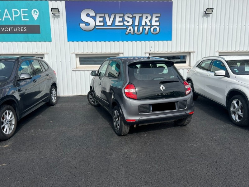 Photo 4 de l'offre de RENAULT TWINGO III 1.0 SCE 70CH STOP&START EURO6C à 7490€ chez Sevestre Automobiles Nantes