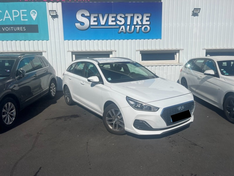 Photo 2 de l'offre de HYUNDAI I30 SW 1.6 CRDI 115CH CREATIVE à 16990€ chez Sevestre Automobiles Nantes