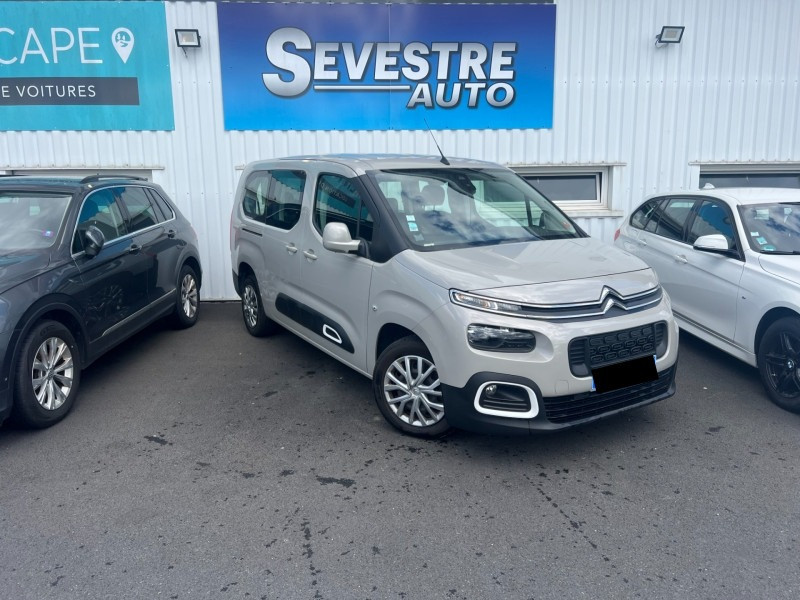 Photo 2 de l'offre de CITROEN BERLINGO XL BLUEHDI 100CH LIVE à 19490€ chez Sevestre Automobiles Nantes