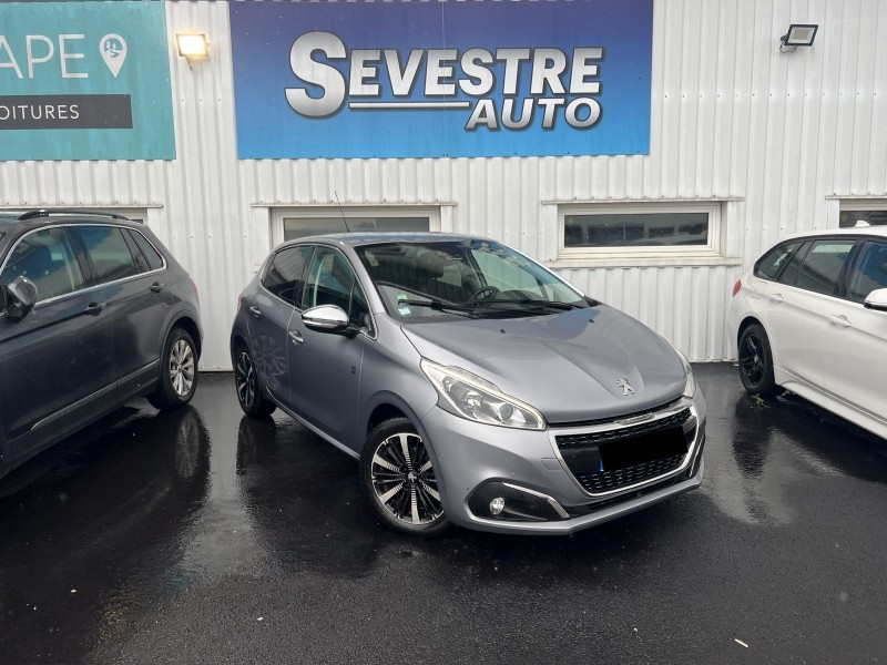 Photo 2 de l'offre de PEUGEOT 208 1.2 PURETECH 82CH E6.2 EVAP TECH EDITION 5P à 8490€ chez Sevestre Automobiles Nantes