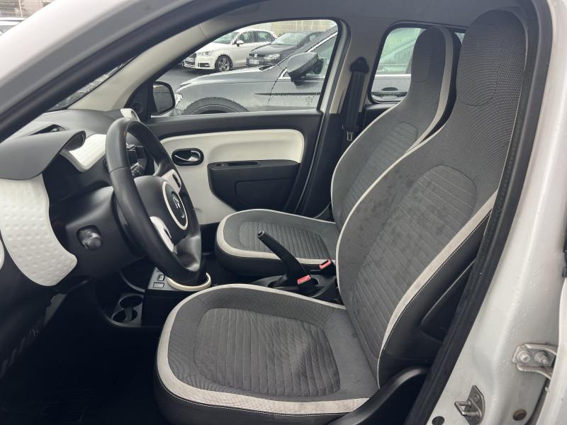 Photo 4 de l'offre de RENAULT TWINGO III 1.0 SCE 70CH ZEN EURO6 à 6990€ chez Sevestre Automobiles Nantes