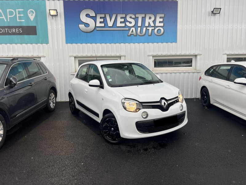 Photo 2 de l'offre de RENAULT TWINGO III 1.0 SCE 70CH ZEN EURO6 à 6990€ chez Sevestre Automobiles Nantes