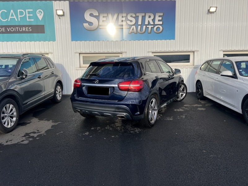 Photo 4 de l'offre de MERCEDES-BENZ CLASSE GLA 200 D 136CH FASCINATION 7G-DCT EURO6C à 18490€ chez Sevestre Automobiles Nantes