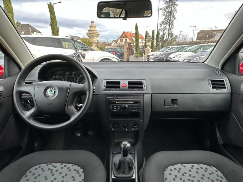 Photo 3 de l'offre de SKODA FABIA 1.2 CLASSIC à 4990€ chez Colmar Sud Automobiles