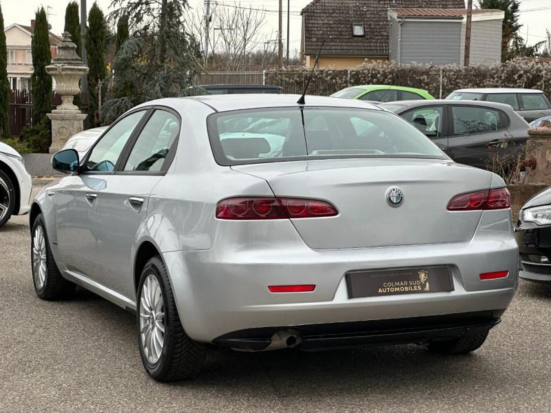 Photo 2 de l'offre de ALFA ROMEO 159 1.9 JTS DISTINCTIVE à 6490€ chez Colmar Sud Automobiles