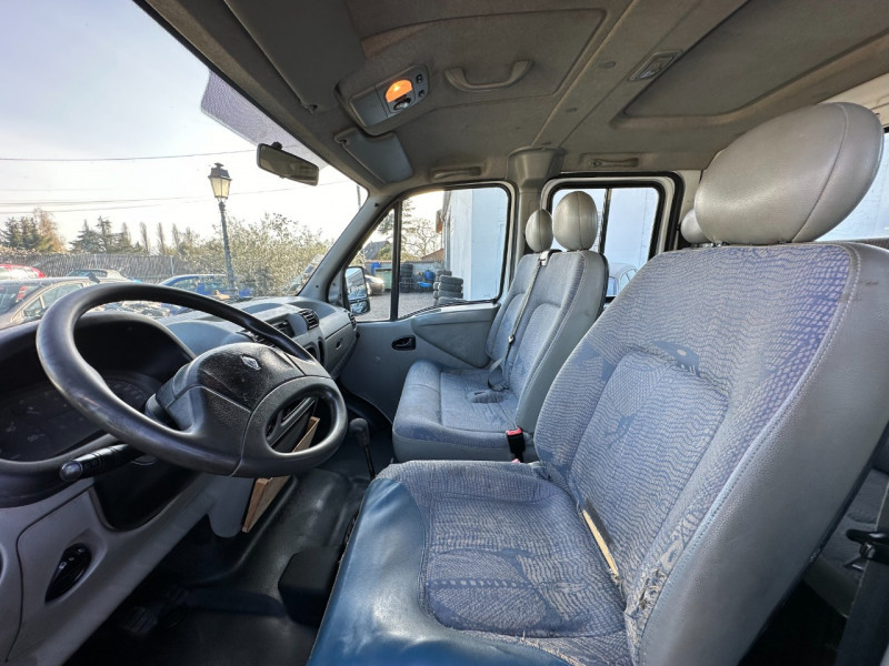 Photo 12 de l'offre de RENAULT MASTER II CCB 2.2 DCI 90CH DOUBLE CABINE à 4500€ chez Colmar Sud Automobiles