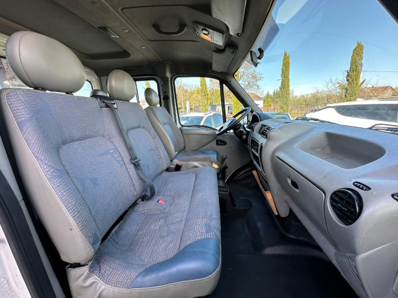 Photo 14 de l'offre de RENAULT MASTER II CCB 2.2 DCI 90CH DOUBLE CABINE à 4500€ chez Colmar Sud Automobiles