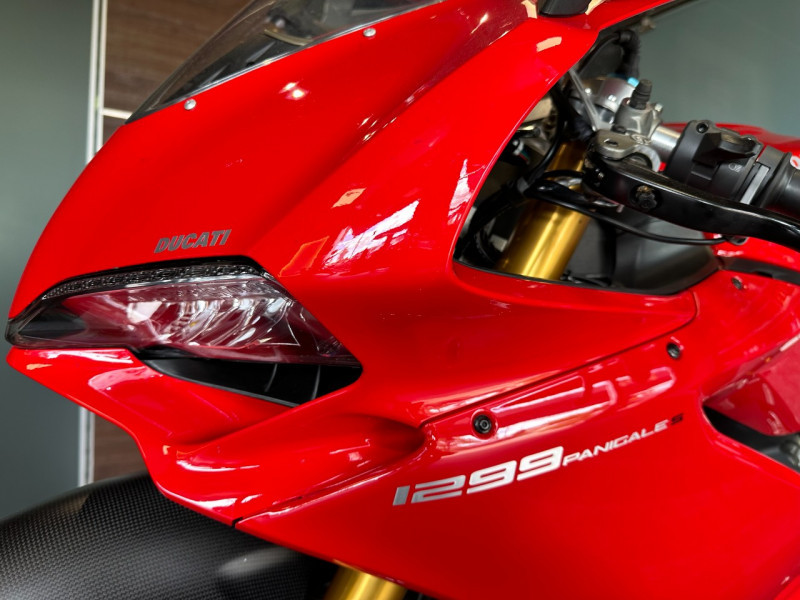 Photo 15 de l'offre de DUCATI PANIGALE PANIGALE 1299 S ABS à 23490€ chez Colmar Sud Automobiles