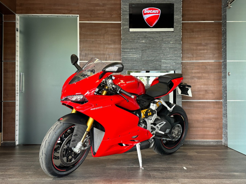 Photo 11 de l'offre de DUCATI PANIGALE PANIGALE 1299 S ABS à 23490€ chez Colmar Sud Automobiles