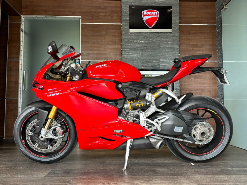 Photo 3 de l'offre de DUCATI PANIGALE PANIGALE 1299 S ABS à 23490€ chez Colmar Sud Automobiles