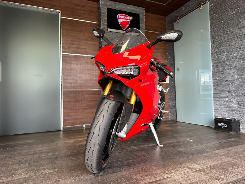 Photo 12 de l'offre de DUCATI PANIGALE PANIGALE 1299 S ABS à 23490€ chez Colmar Sud Automobiles