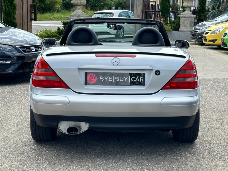 Photo 10 de l'offre de MERCEDES-BENZ CLASSE SLK 230K à 8990€ chez Colmar Sud Automobiles