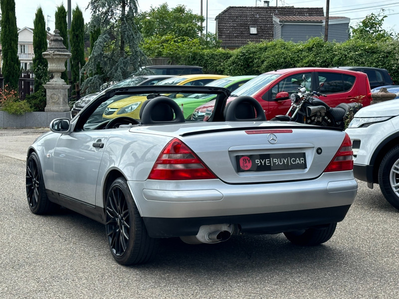 Photo 11 de l'offre de MERCEDES-BENZ CLASSE SLK 230K à 8990€ chez Colmar Sud Automobiles