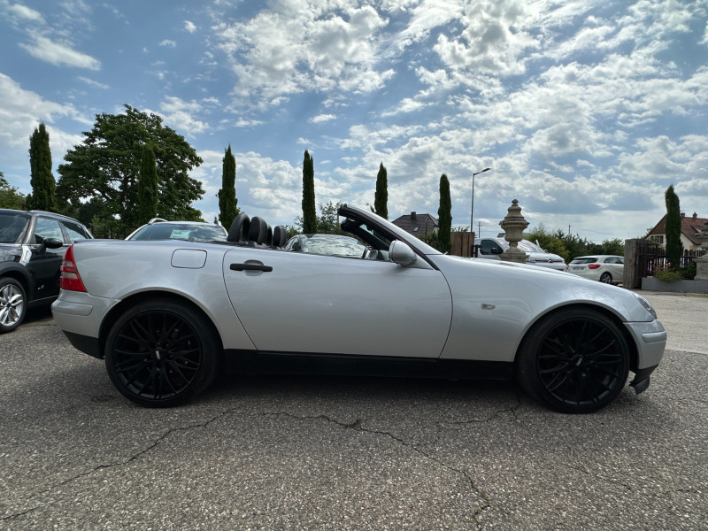 Photo 4 de l'offre de MERCEDES-BENZ CLASSE SLK 230K à 8990€ chez Colmar Sud Automobiles