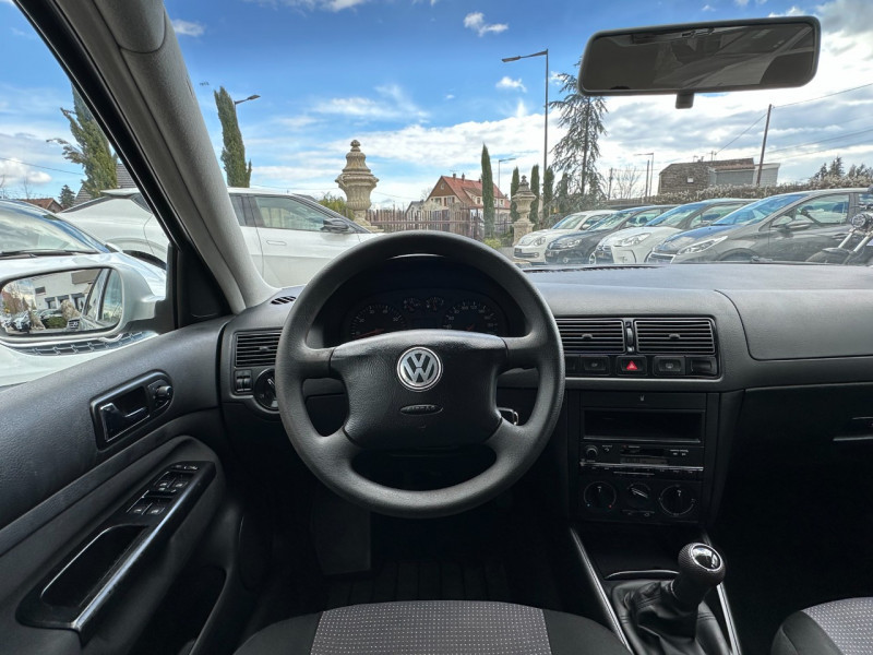 Photo 16 de l'offre de VOLKSWAGEN GOLF IV 1.4 75CH 5P à 5490€ chez Colmar Sud Automobiles