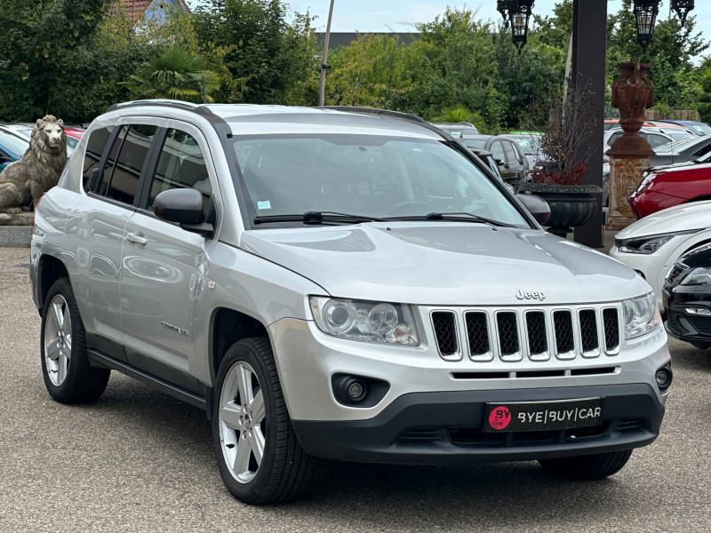 Photo 4 de l'offre de JEEP COMPASS 2.2 CRD163 FAP LIMITED 4X4 à 9990€ chez Colmar Sud Automobiles