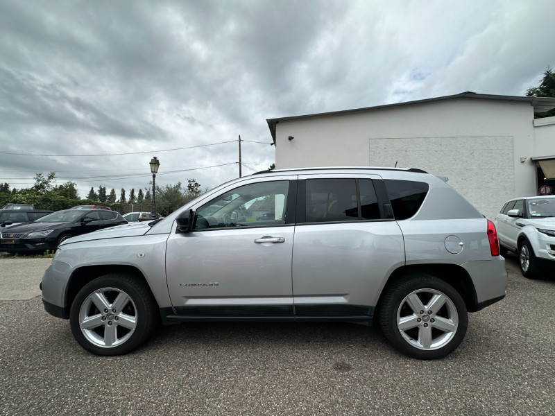 Photo 10 de l'offre de JEEP COMPASS 2.2 CRD163 FAP LIMITED 4X4 à 9990€ chez Colmar Sud Automobiles