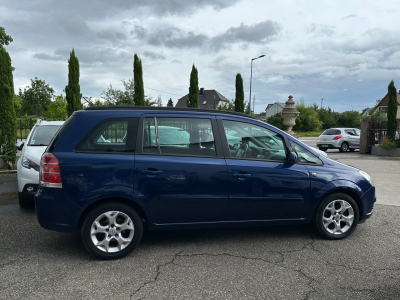 Photo 4 de l'offre de OPEL ZAFIRA 2.2 16V DESIGN EDITION à 6990€ chez Colmar Sud Automobiles