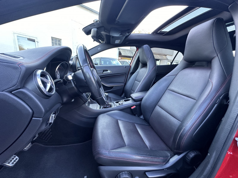 Photo 10 de l'offre de MERCEDES-BENZ CLASSE GLA 200 à 17990€ chez Colmar Sud Automobiles